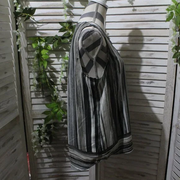 apt 9 sleeveless striped blouse (520) - Picture 2 of 7